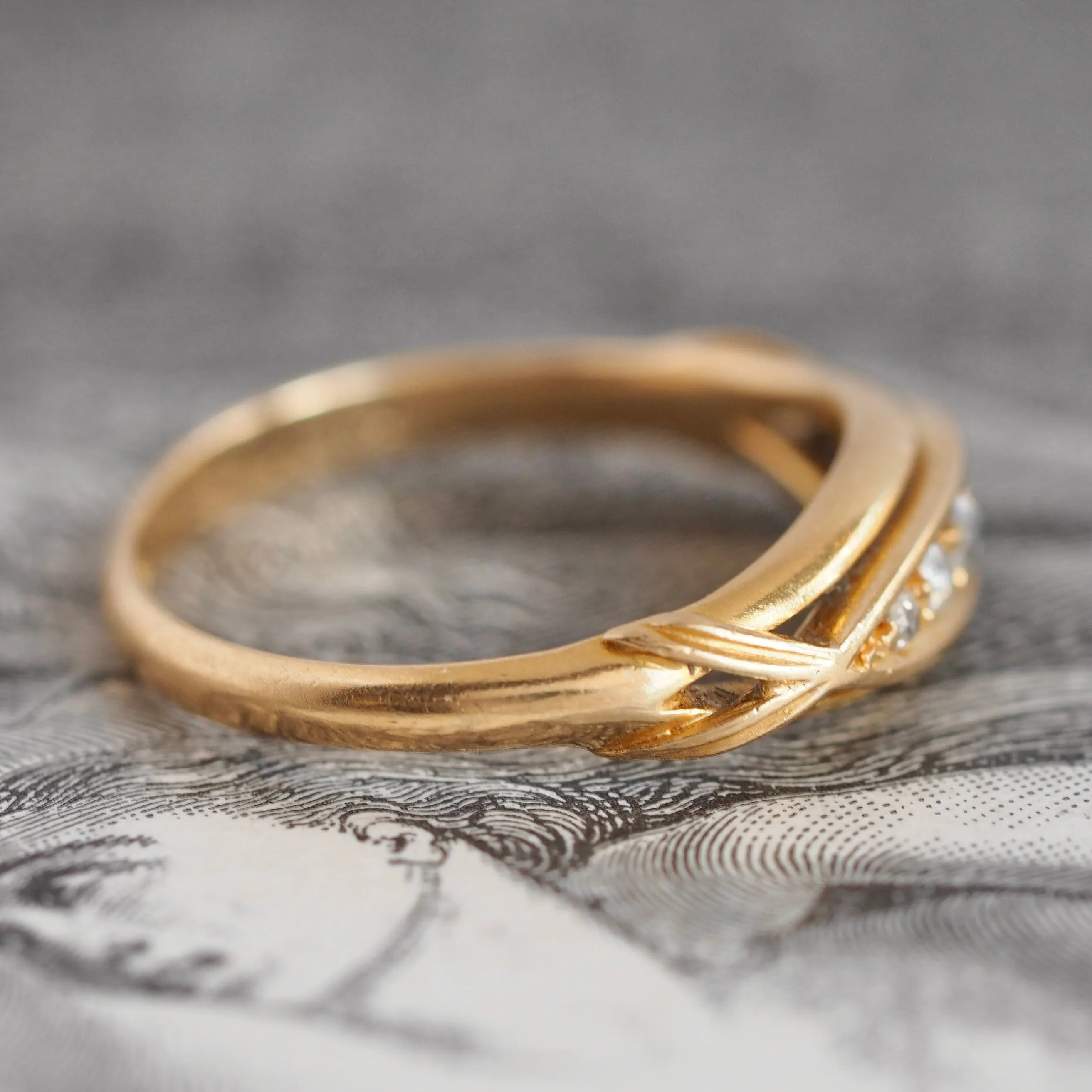Antique Edwardian c. 1910 18k Gold Old Mine Cut Diamond Boat Ring