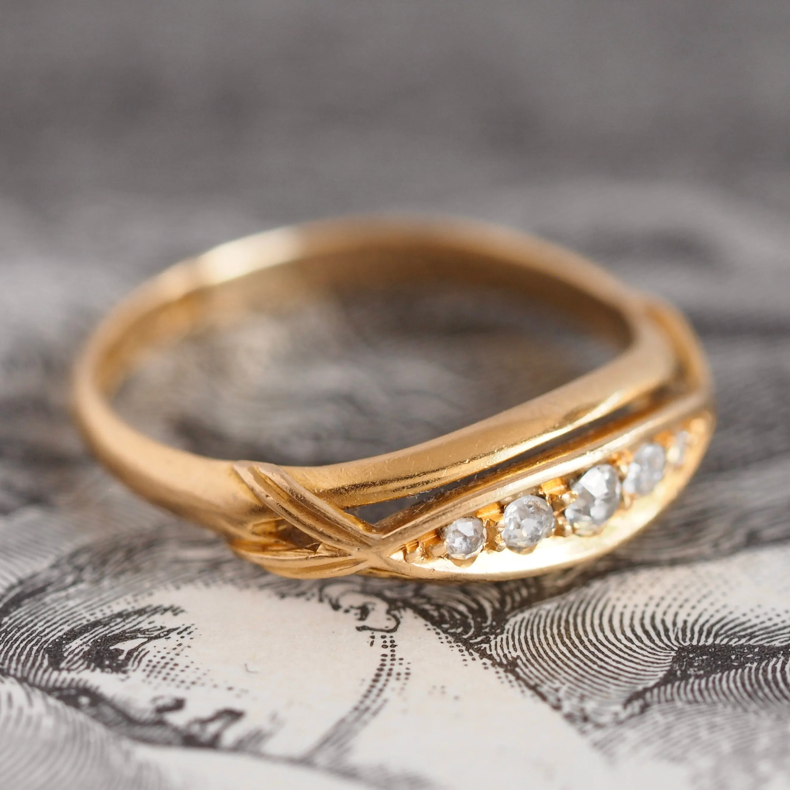 Antique Edwardian c. 1910 18k Gold Old Mine Cut Diamond Boat Ring