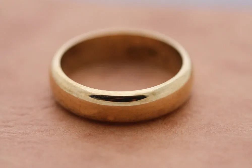 Classic Soft dome Gold ring