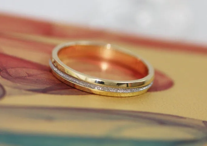 Elegant Men's Wedding band