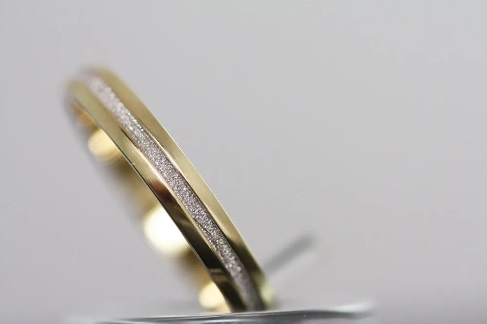 Elegant Men's Wedding band