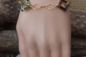 EMERALD CRYSTAL BRACELET