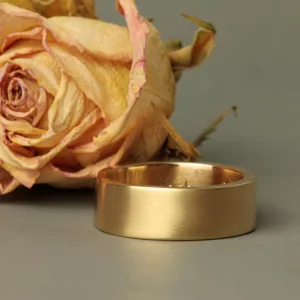 Gold or Platinum wedding band - 8MM