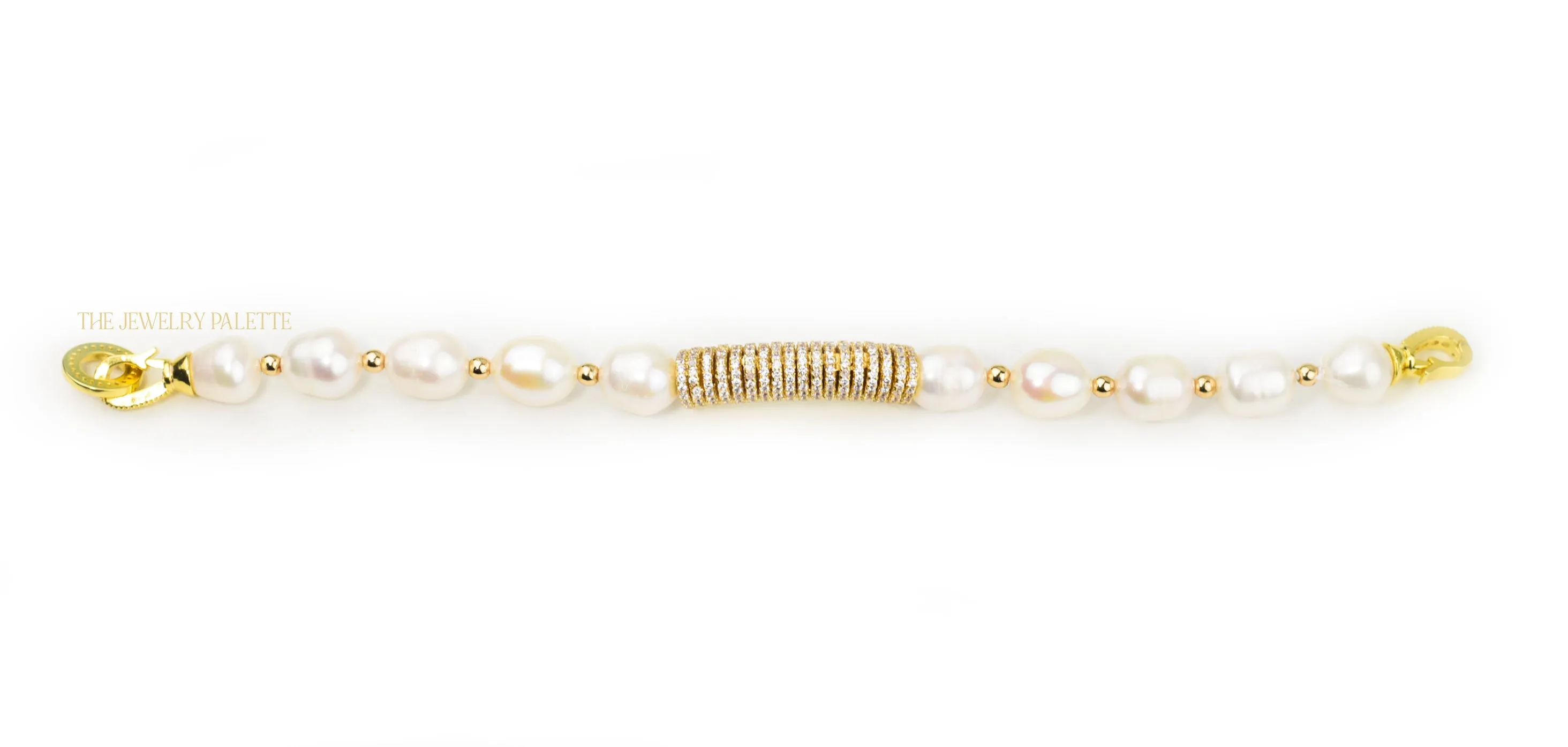 Madison white freshwater pearl bracelet with gold centerpiece