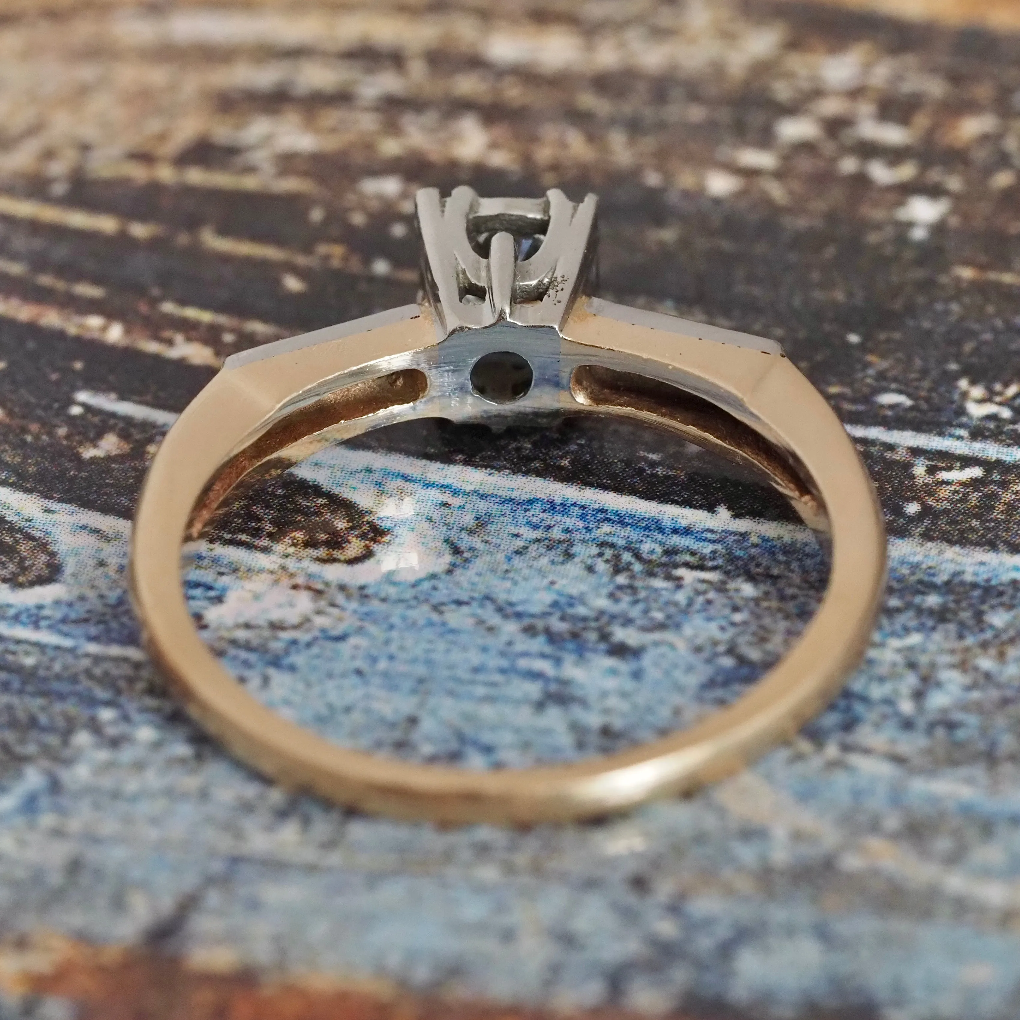 Midcentury Round Brilliant Cut Diamond 14k Gold Engagement Ring
