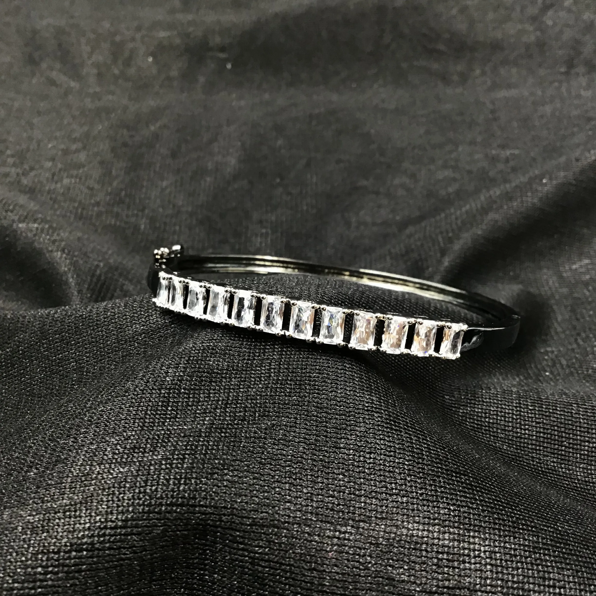 Openable Zircon/AD Bracelet 3224-11