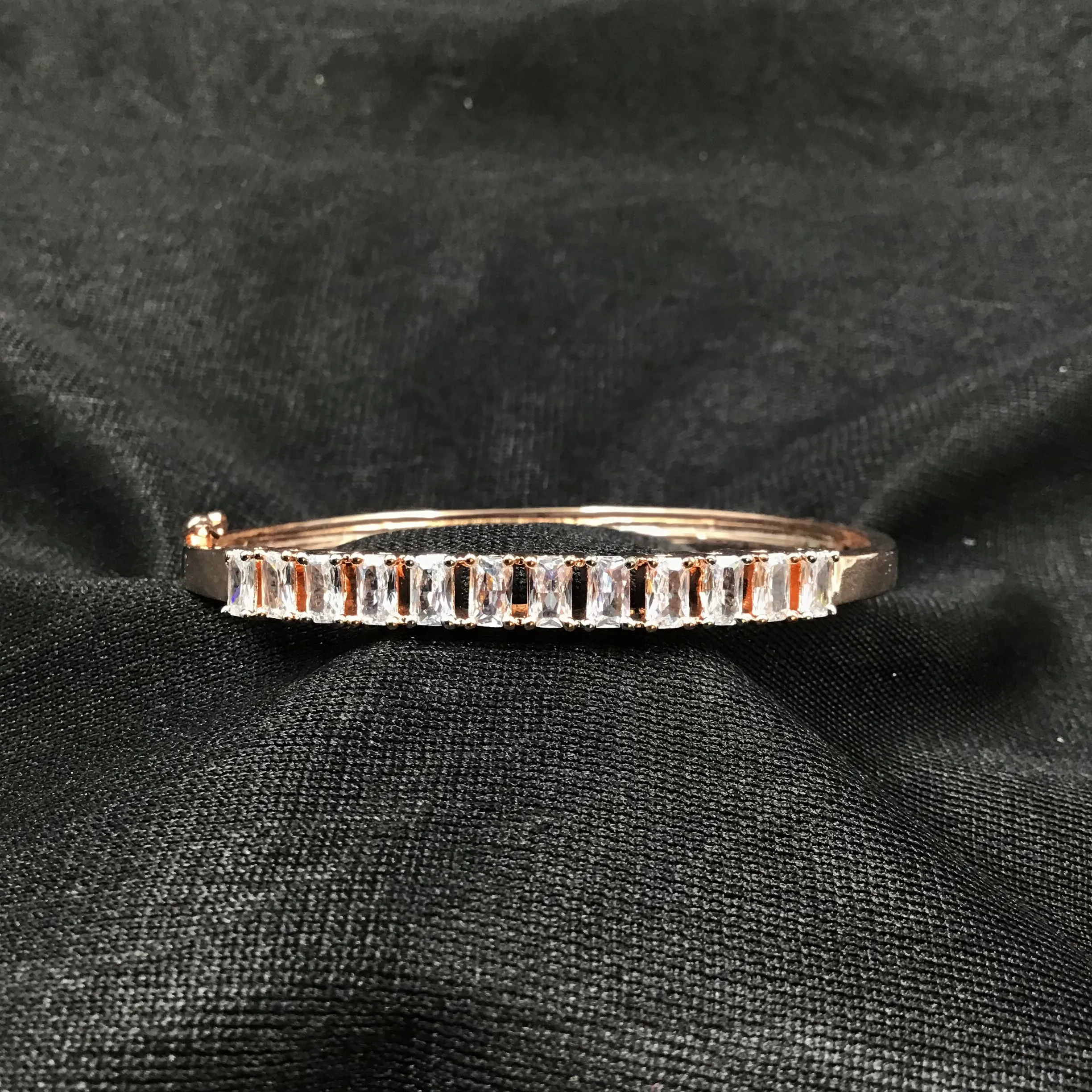 Openable Zircon/AD Bracelet 3224-11