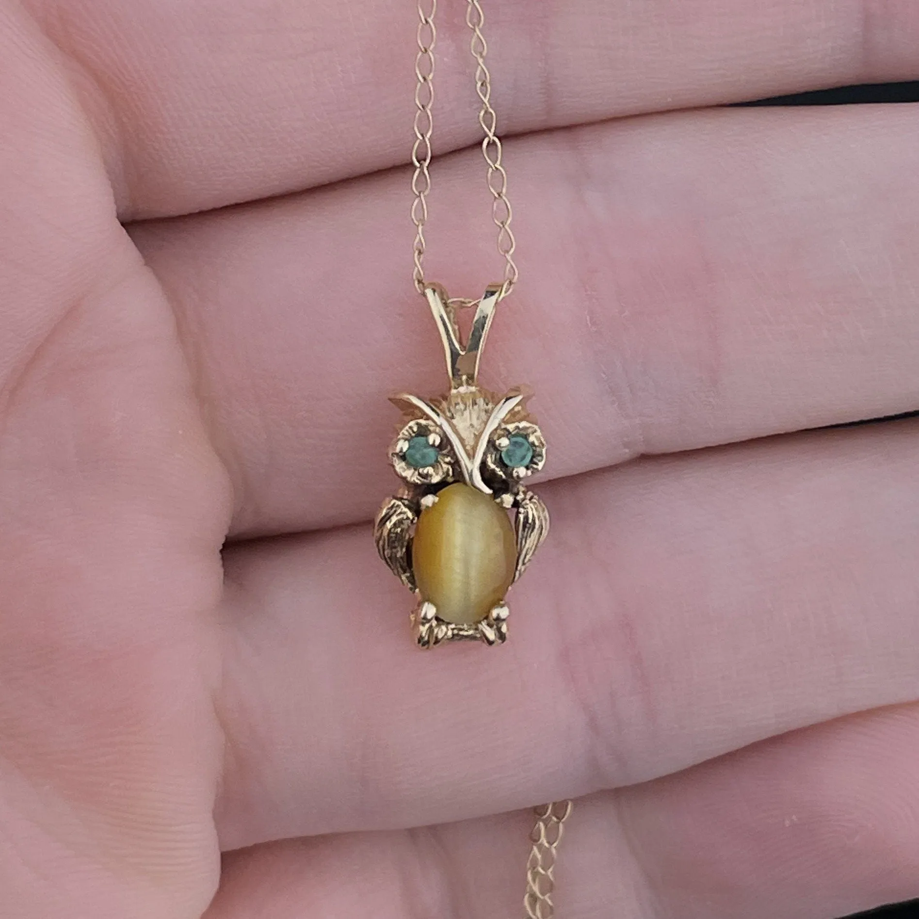 Vintage 14K Gold Emerald Golden Quartz Owl Pendant Necklace