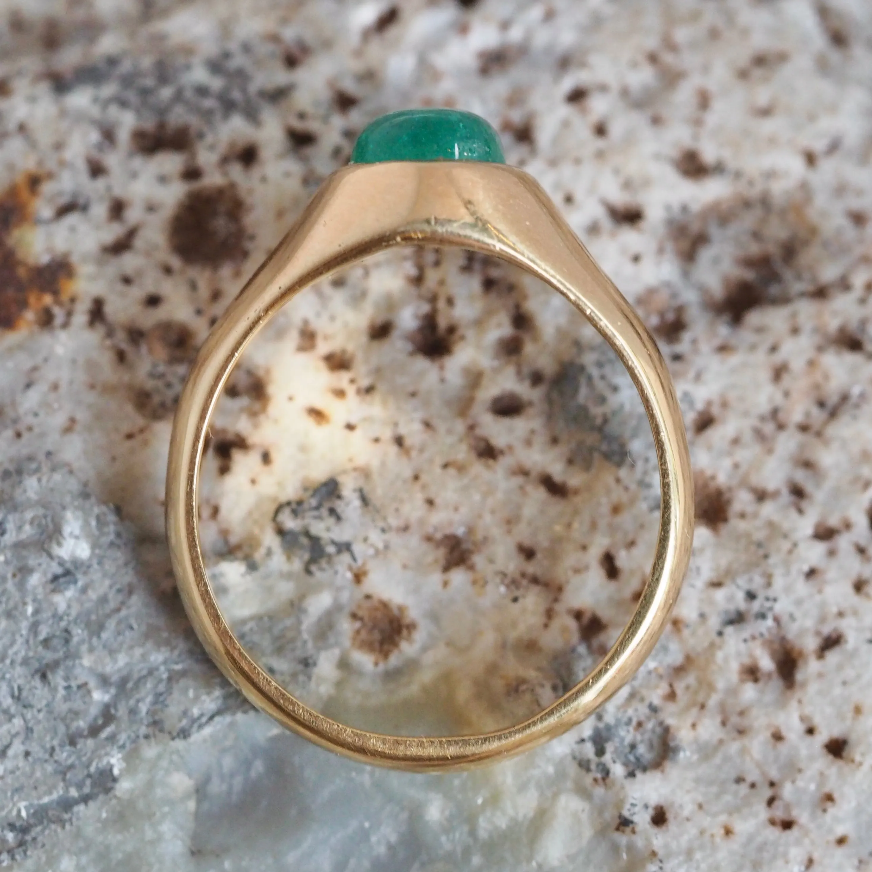 Vintage 18k Gold Cabochon Emerald Dome Ring