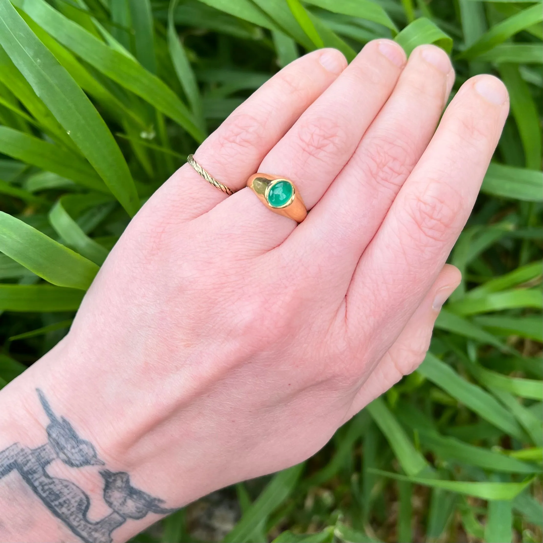 Vintage 18k Gold Cabochon Emerald Dome Ring