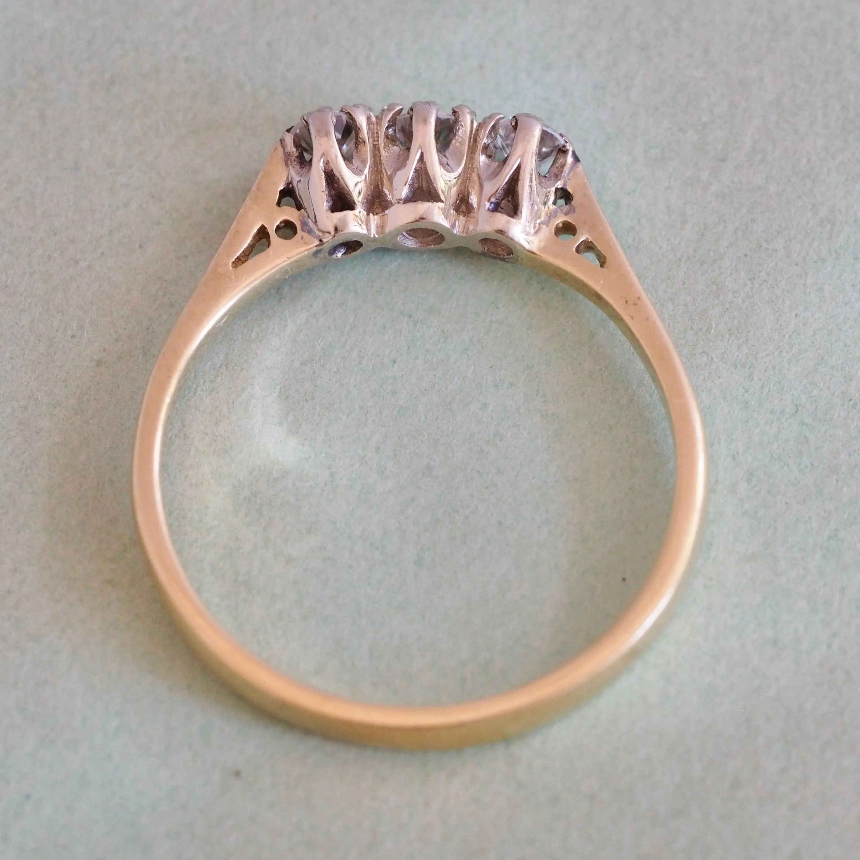 Vintage English Diamond Trilogy 18k Gold Ring