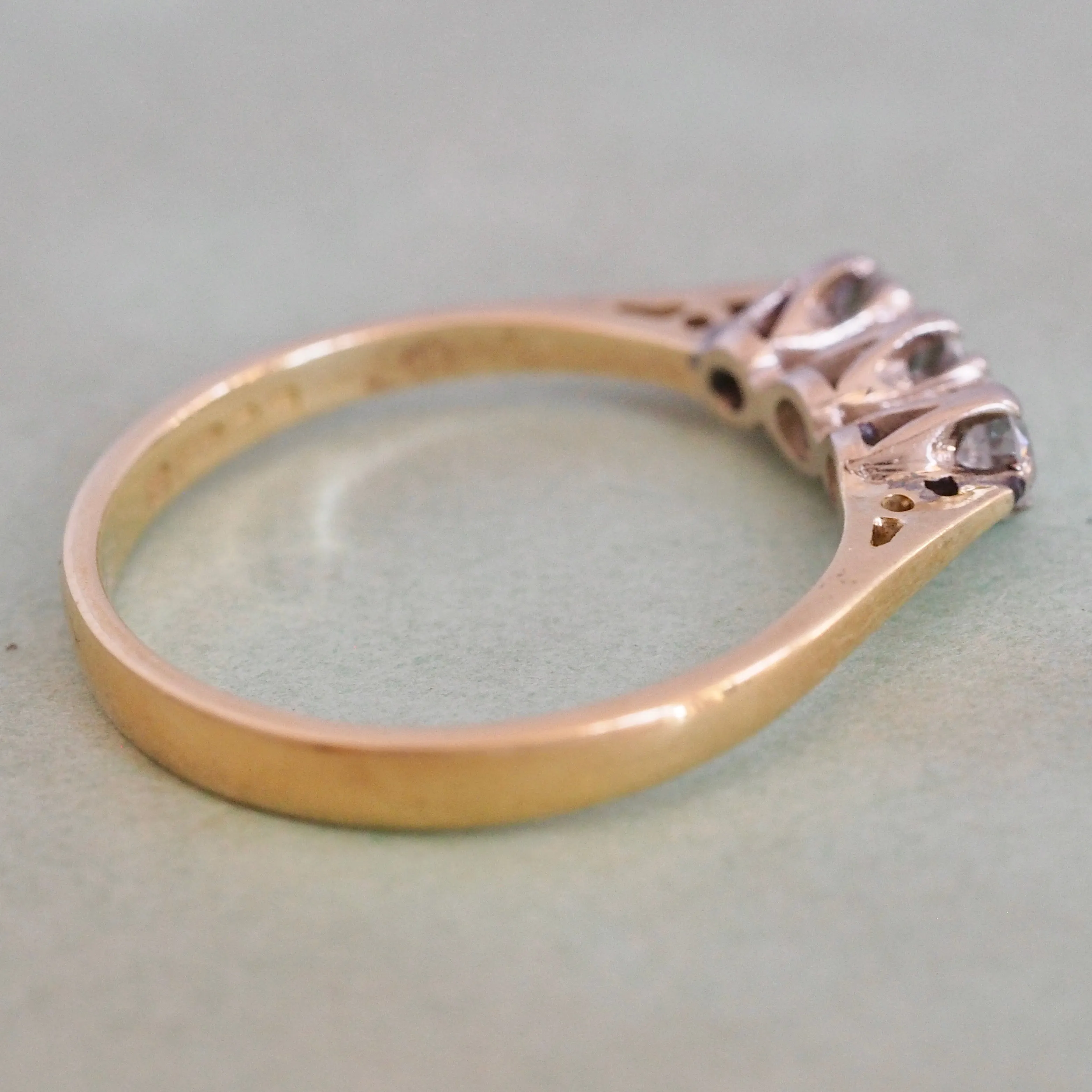 Vintage English Diamond Trilogy 18k Gold Ring