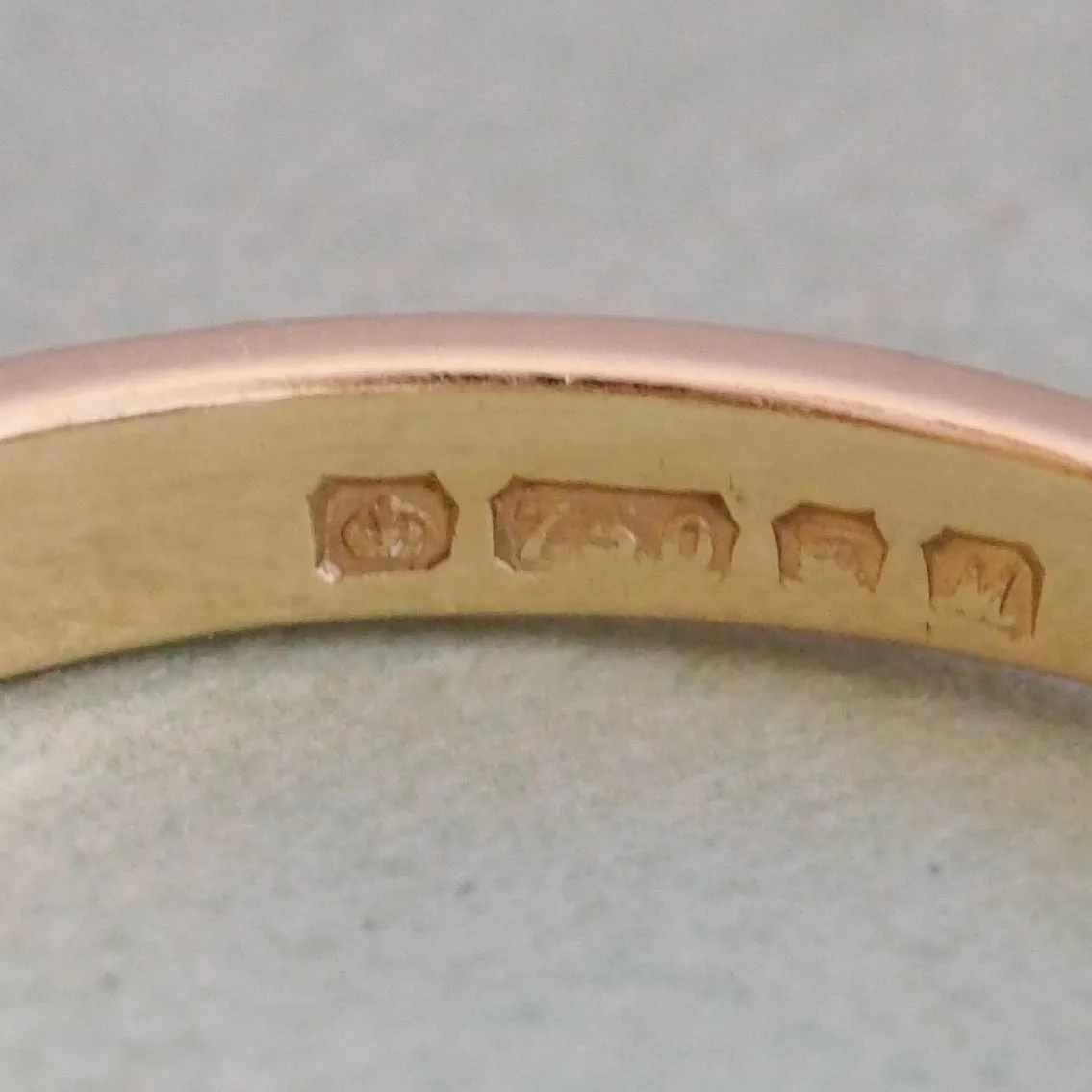 Vintage English Diamond Trilogy 18k Gold Ring