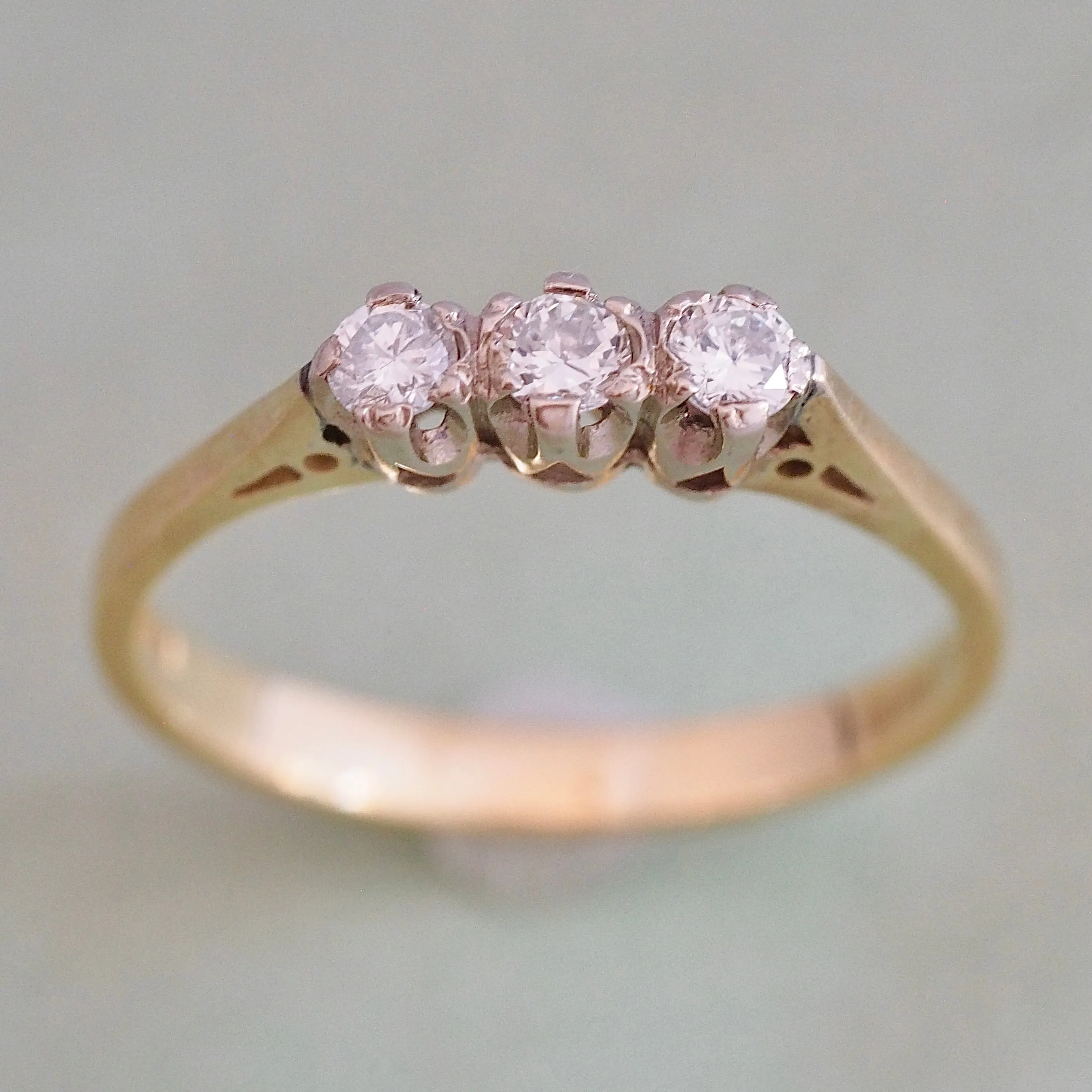 Vintage English Diamond Trilogy 18k Gold Ring