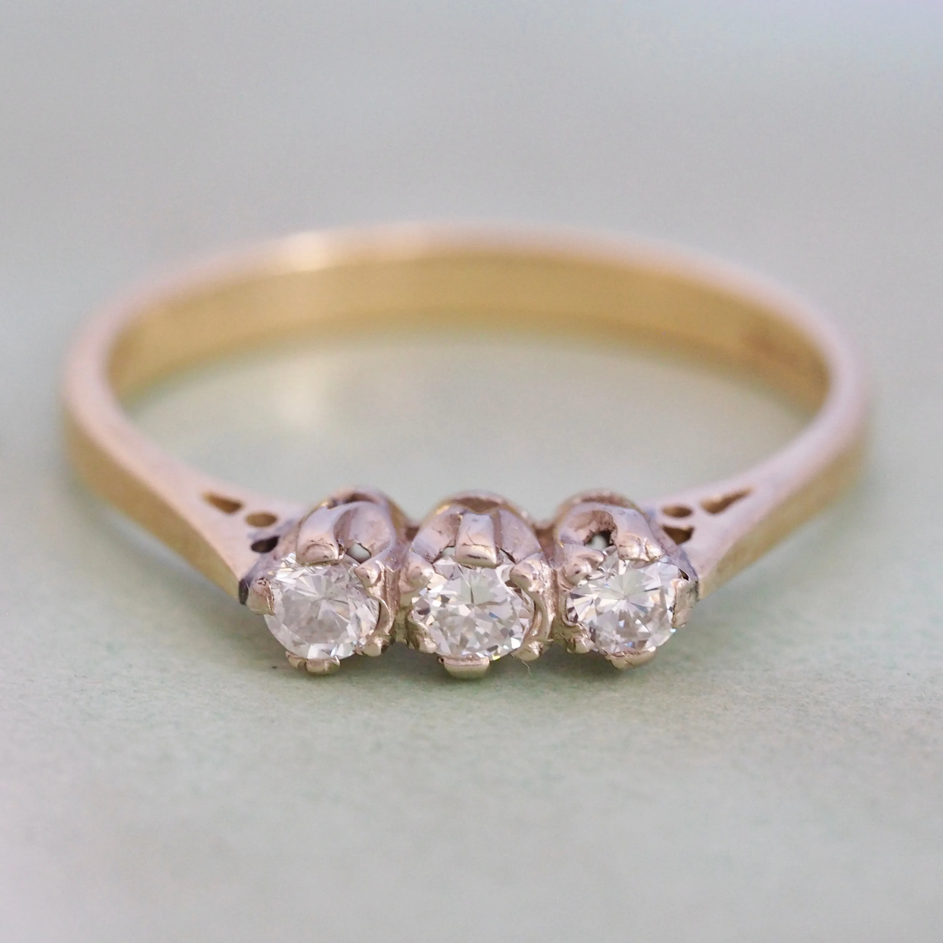 Vintage English Diamond Trilogy 18k Gold Ring